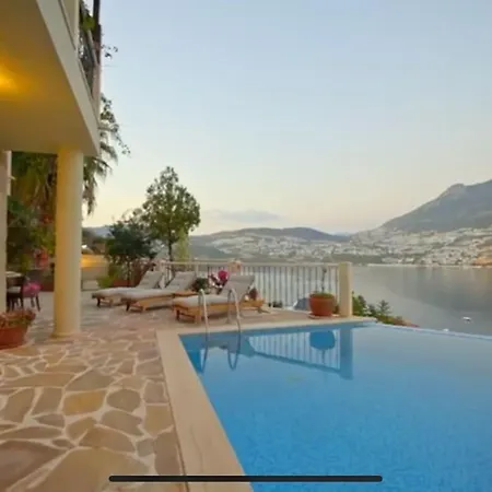 Toros - A 5 Min Walk To The Beach! Villa